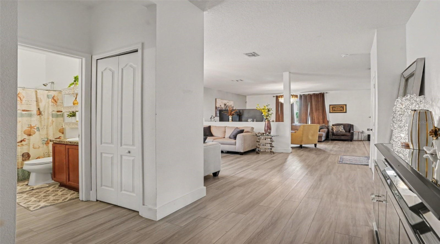 Kissimmee, Florida 34746, 5 Bedroom Bedrooms, ,4 Bathroombathrooms,Residential,For Sale,Blue Diamond,0,Mfro6444775