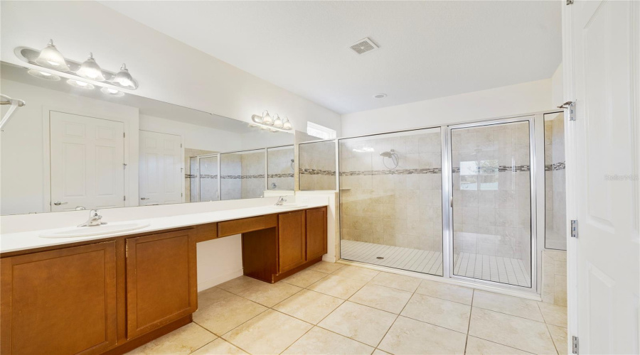 Kissimmee, Florida 34746, 4 Bedroom Bedrooms, ,3 Bathroombathrooms,Residential,For Sale,Carrick Bend,0,Mfro6449730