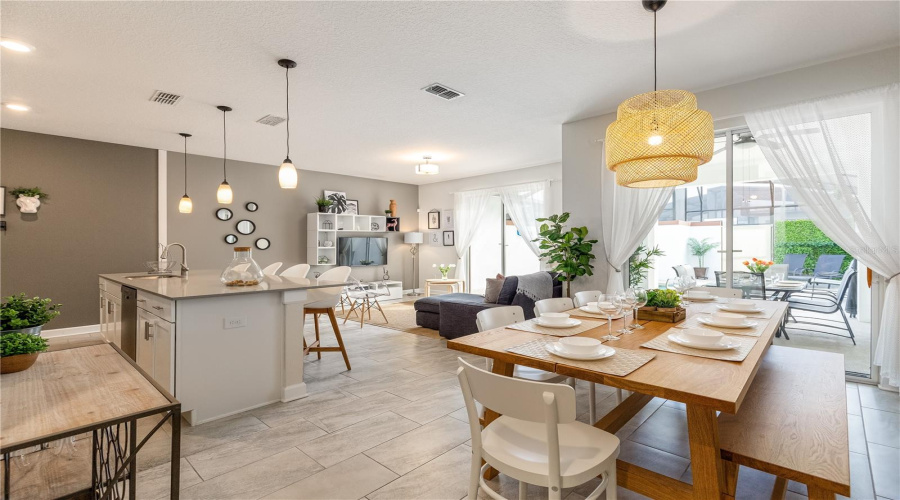 Kissimmee, Florida 34746, 4 Bedroom Bedrooms, ,3 Bathroombathrooms,Residential,For Sale,Love Storey,0,Mfro6367676