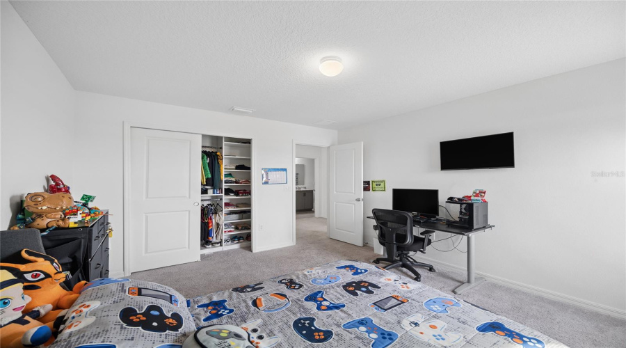 Davenport, Florida 33896, 5 Bedroom Bedrooms, ,3 Bathroombathrooms,Residential,For Sale,Hooton,0,Mfrs5159475