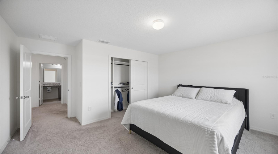 Davenport, Florida 33896, 5 Bedroom Bedrooms, ,3 Bathroombathrooms,Residential,For Sale,Hooton,0,Mfrs5159475