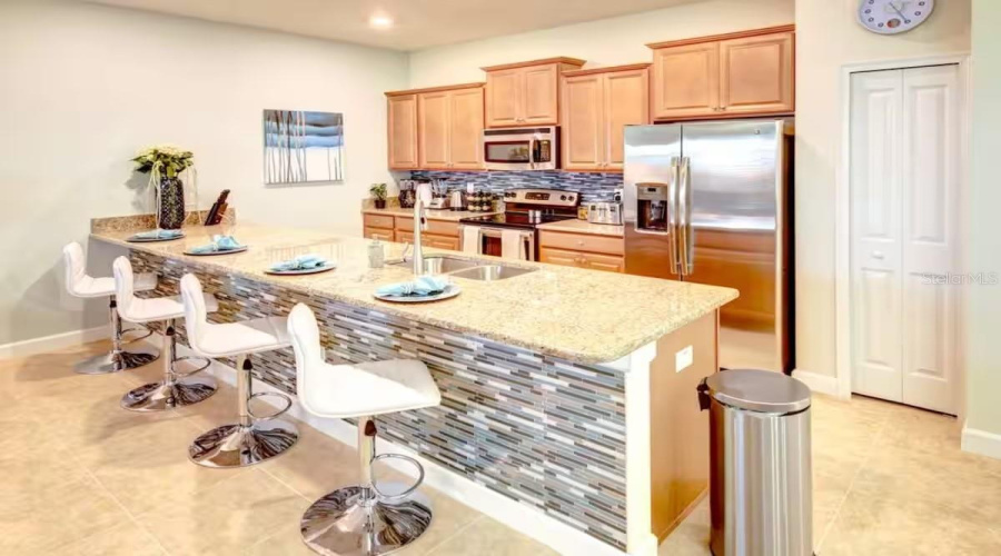 Kissimmee, Florida 34746, 4 Bedroom Bedrooms, ,3 Bathroombathrooms,Residential,For Sale,Pequod,0,Mfro6449522