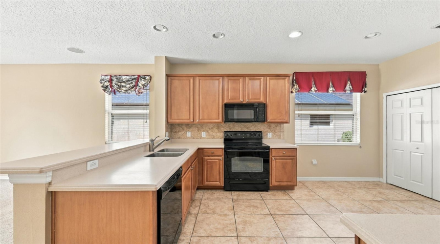 Davenport, Florida 33837, 3 Bedroom Bedrooms, ,2 Bathroombathrooms,Residential,For Sale,Preston,0,Mfro6449830