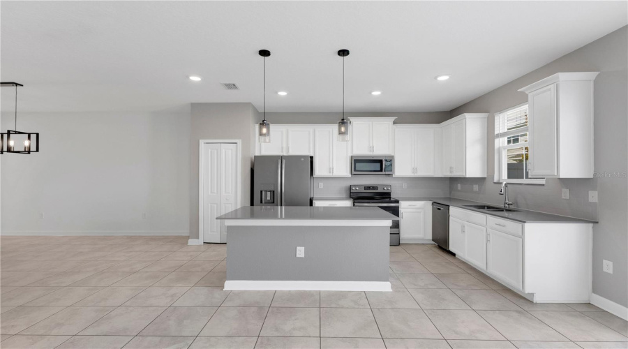 Kissimmee, Florida 34746, 4 Bedroom Bedrooms, ,3 Bathroombathrooms,Residential,For Sale,Title,0,Mfro6438864