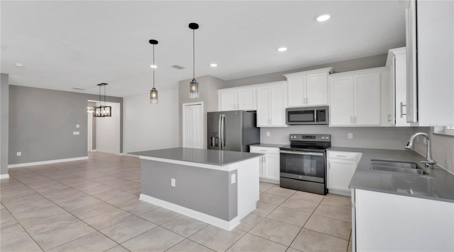 Kissimmee, Florida 34746, 4 Bedroom Bedrooms, ,3 Bathroombathrooms,Residential,For Sale,Title,0,Mfro6438864