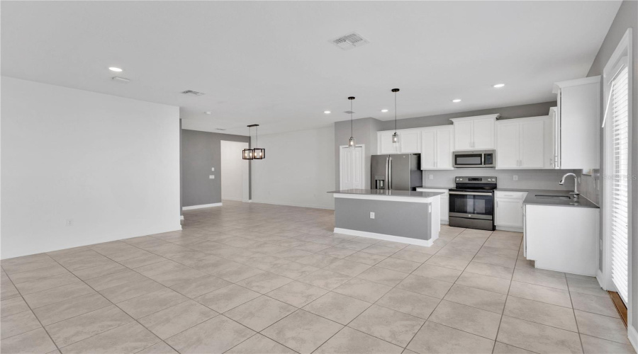 Kissimmee, Florida 34746, 4 Bedroom Bedrooms, ,3 Bathroombathrooms,Residential,For Sale,Title,0,Mfro6438864