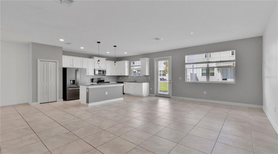 Kissimmee, Florida 34746, 4 Bedroom Bedrooms, ,3 Bathroombathrooms,Residential,For Sale,Title,0,Mfro6438864