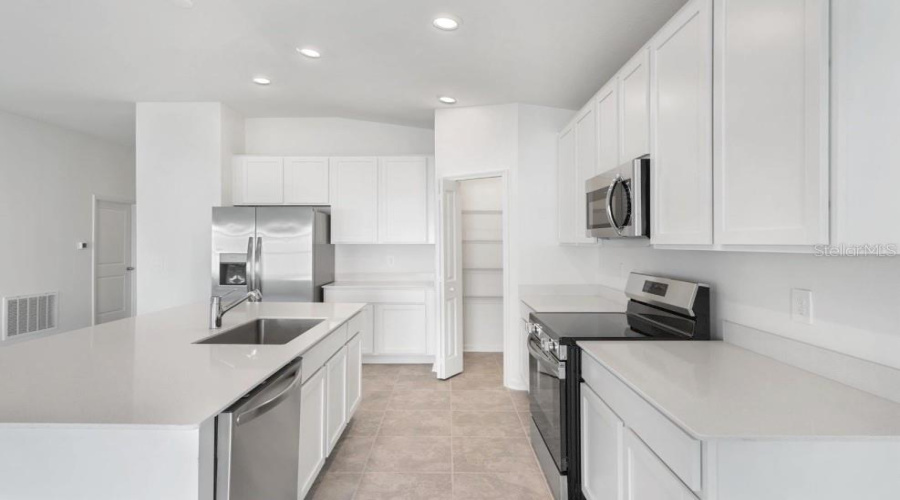 Kissimmee, Florida 34746, 4 Bedroom Bedrooms, ,2 Bathroombathrooms,Residential,For Sale,Worchester,0,Mfro6448213
