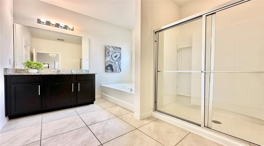 Davenport, Florida 33837, 6 Bedroom Bedrooms, ,5 Bathroombathrooms,Residential,For Sale,Oak Shadow,0,Mfro6449849