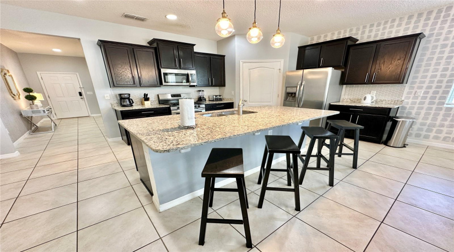 Davenport, Florida 33837, 6 Bedroom Bedrooms, ,5 Bathroombathrooms,Residential,For Sale,Oak Shadow,0,Mfro6449849