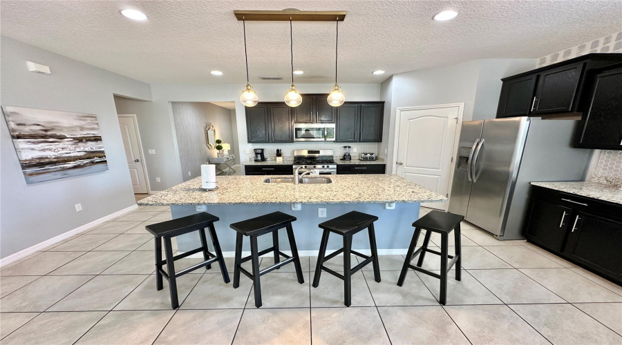 Davenport, Florida 33837, 6 Bedroom Bedrooms, ,5 Bathroombathrooms,Residential,For Sale,Oak Shadow,0,Mfro6449849