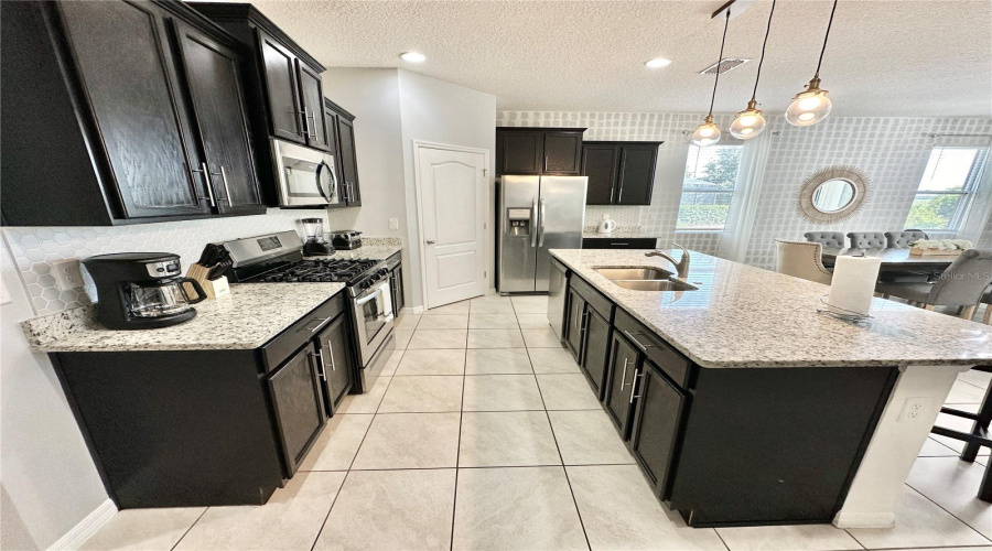 Davenport, Florida 33837, 6 Bedroom Bedrooms, ,5 Bathroombathrooms,Residential,For Sale,Oak Shadow,0,Mfro6449849