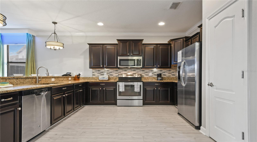 Davenport, Florida 33896, 8 Bedroom Bedrooms, ,5 Bathroombathrooms,Residential,For Sale,Moon Valley,0,Mfro6450039
