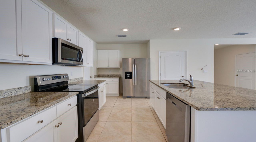 Davenport, Florida 33837, 5 Bedroom Bedrooms, ,3 Bathroombathrooms,Residential,For Sale,Ribbon Fall,0,Mfro6449890