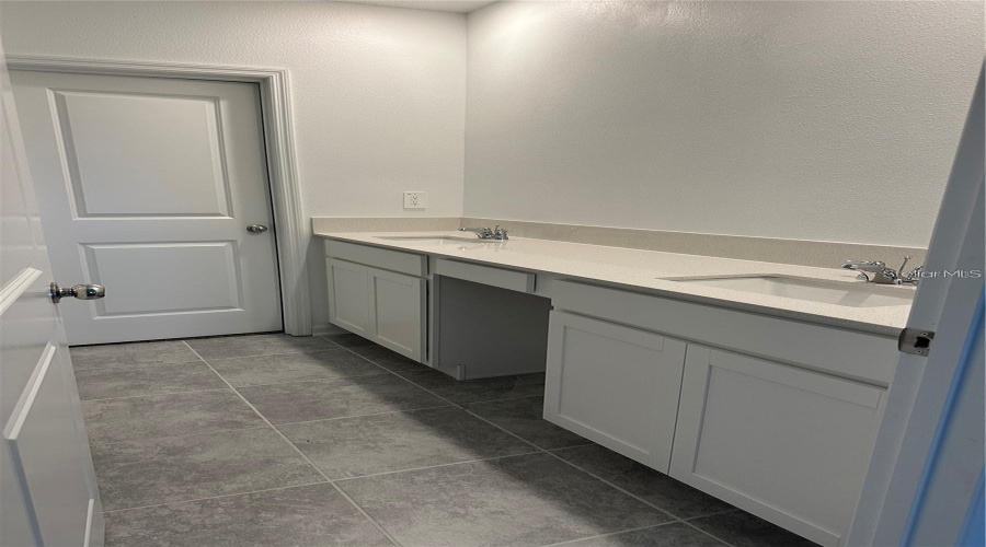 Davenport, Florida 33837, 5 Bedroom Bedrooms, ,3 Bathroombathrooms,Residential,For Sale,Big Sur,0,Mfrs5159508