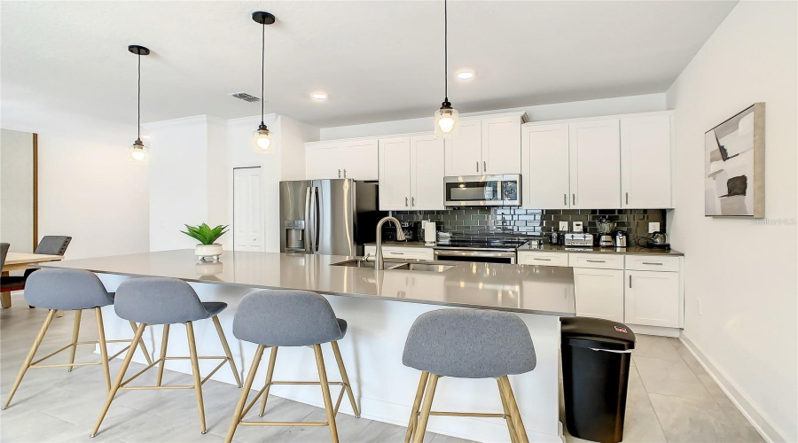 Kissimmee, Florida 34746, 4 Bedroom Bedrooms, ,3 Bathroombathrooms,Residential,For Sale,Reading,0,Mfrs5157343