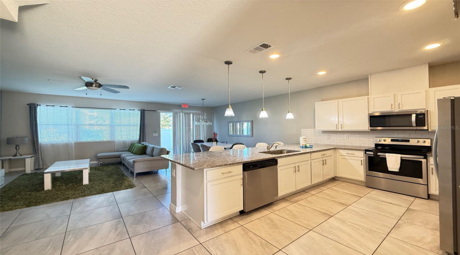 Kissimmee, Florida 34746, 4 Bedroom Bedrooms, ,3 Bathroombathrooms,Residential,For Sale,Adelaide,0,Mfrs5158774