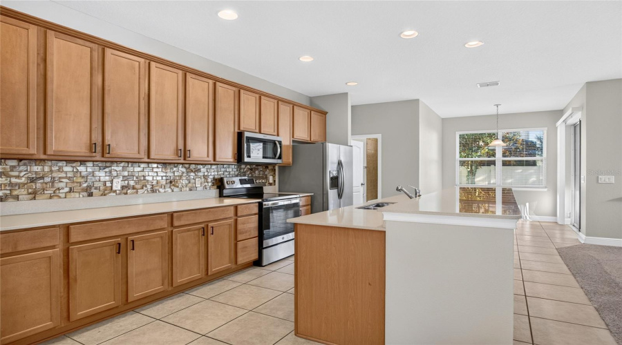 Orlando, Florida 32836, 4 Bedroom Bedrooms, ,3 Bathroombathrooms,Residential,For Sale,Wakeworth,0,Mfro6450198