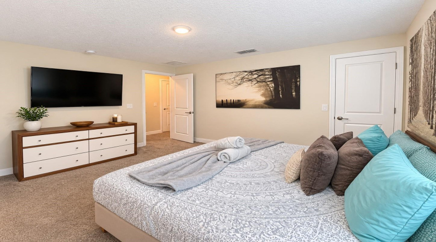 Kissimmee, Florida 34746, 5 Bedroom Bedrooms, ,4 Bathroombathrooms,Residential,For Sale,Love Storey,0,Mfrs5159630