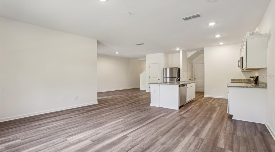 Kissimmee, Florida 34746, 3 Bedroom Bedrooms, ,2 Bathroombathrooms,Residential,For Sale,Broadwing,0,Mfrtb8538747