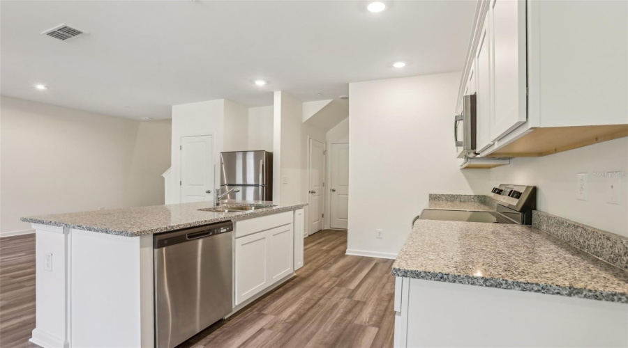 Kissimmee, Florida 34746, 3 Bedroom Bedrooms, ,2 Bathroombathrooms,Residential,For Sale,Broadwing,0,Mfrtb8538747