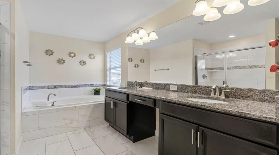 Kissimmee, Florida 34746, 6 Bedroom Bedrooms, ,5 Bathroombathrooms,Residential,For Sale,Sleepy Hollow,0,Mfro6364597