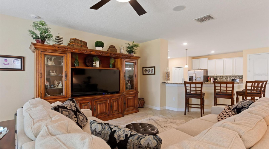 Davenport, Florida 33896, 4 Bedroom Bedrooms, ,3 Bathroombathrooms,Residential,For Sale,Gleneagles,0,Mfrs5159578
