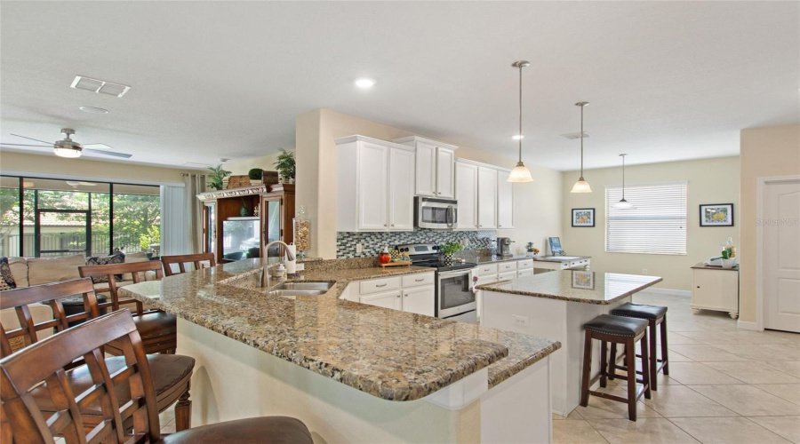 Davenport, Florida 33896, 4 Bedroom Bedrooms, ,3 Bathroombathrooms,Residential,For Sale,Gleneagles,0,Mfrs5159578
