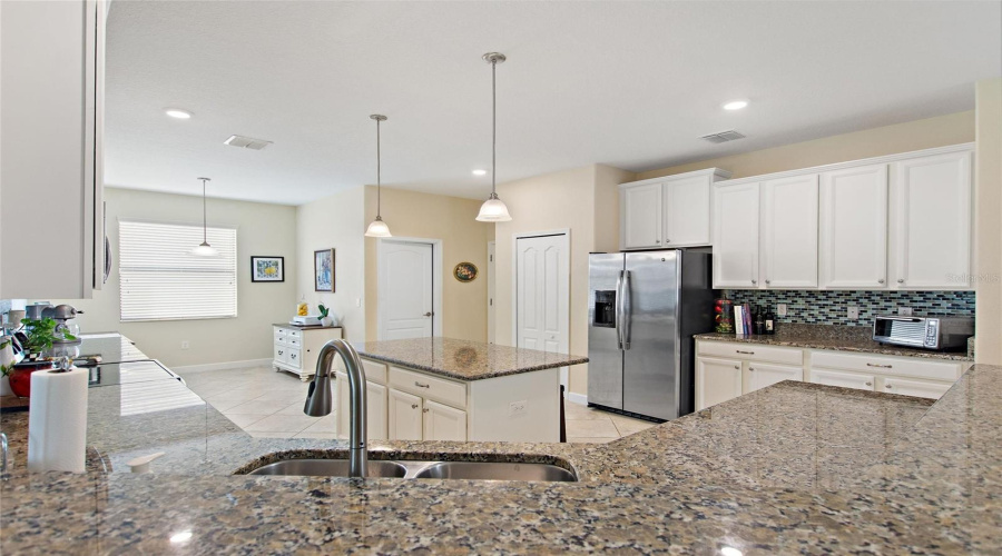 Davenport, Florida 33896, 4 Bedroom Bedrooms, ,3 Bathroombathrooms,Residential,For Sale,Gleneagles,0,Mfrs5159578
