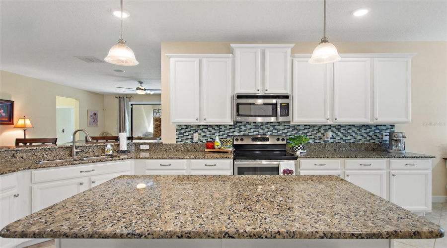 Davenport, Florida 33896, 4 Bedroom Bedrooms, ,3 Bathroombathrooms,Residential,For Sale,Gleneagles,0,Mfrs5159578