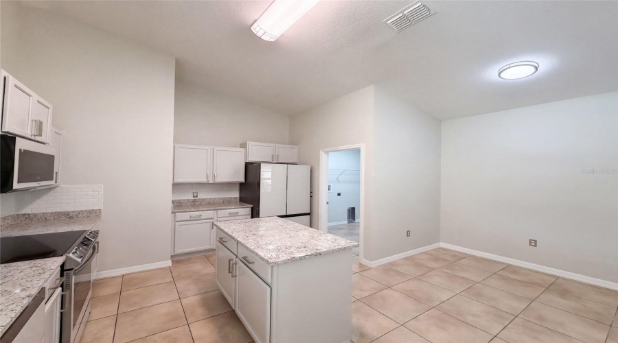 Kissimmee, Florida 34746, 4 Bedroom Bedrooms, ,2 Bathroombathrooms,Residential,For Sale,Yacht Club,0,Mfro6438381