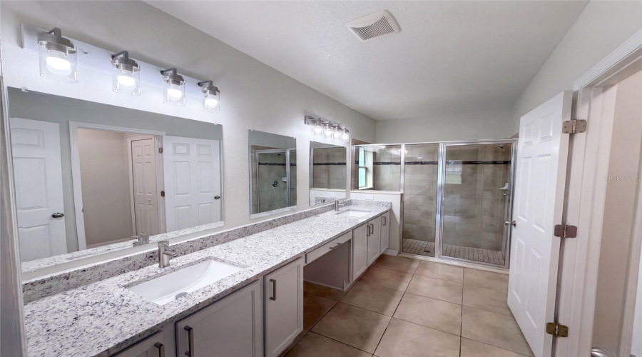Kissimmee, Florida 34746, 4 Bedroom Bedrooms, ,2 Bathroombathrooms,Residential,For Sale,Yacht Club,0,Mfro6438381