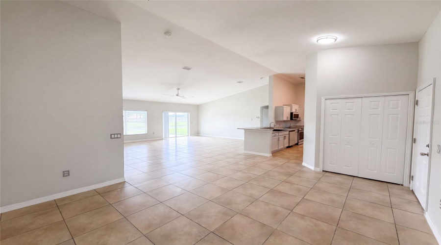 Kissimmee, Florida 34746, 4 Bedroom Bedrooms, ,2 Bathroombathrooms,Residential,For Sale,Yacht Club,0,Mfro6438381