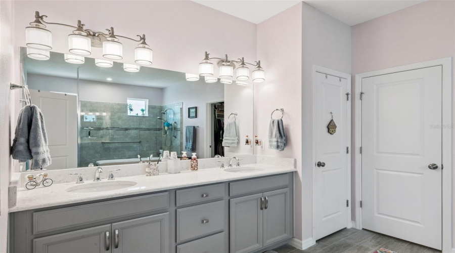 Kissimmee, Florida 34746, 4 Bedroom Bedrooms, ,3 Bathroombathrooms,Residential,For Sale,Redfin,0,Mfro6404441