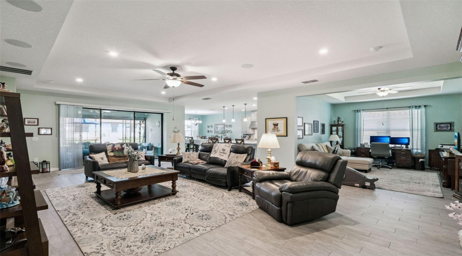 Kissimmee, Florida 34746, 4 Bedroom Bedrooms, ,3 Bathroombathrooms,Residential,For Sale,Redfin,0,Mfro6404441