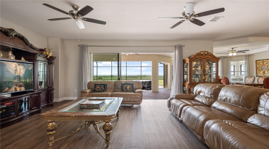 Kissimmee, Florida 34746, 5 Bedroom Bedrooms, ,5 Bathroombathrooms,Residential,For Sale,Windlass,0,Mfro6407891