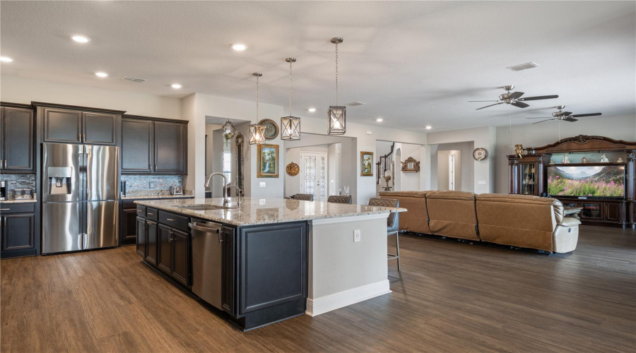 Kissimmee, Florida 34746, 5 Bedroom Bedrooms, ,5 Bathroombathrooms,Residential,For Sale,Windlass,0,Mfro6407891