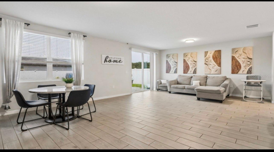 Davenport, Florida 33896, 4 Bedroom Bedrooms, ,2 Bathroombathrooms,Residential,For Sale,Vista Villages,0,Mfrs5155852