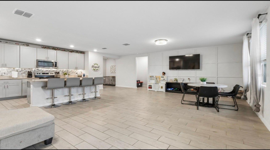 Davenport, Florida 33896, 4 Bedroom Bedrooms, ,2 Bathroombathrooms,Residential,For Sale,Vista Villages,0,Mfrs5155852