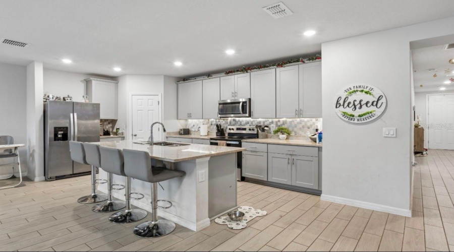 Davenport, Florida 33896, 4 Bedroom Bedrooms, ,2 Bathroombathrooms,Residential,For Sale,Vista Villages,0,Mfrs5155852