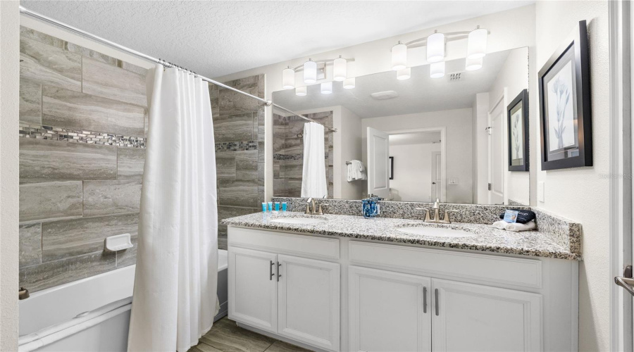 Kissimmee, Florida 34746, 4 Bedroom Bedrooms, ,3 Bathroombathrooms,Residential,For Sale,Gatsby,0,Mfro6443545