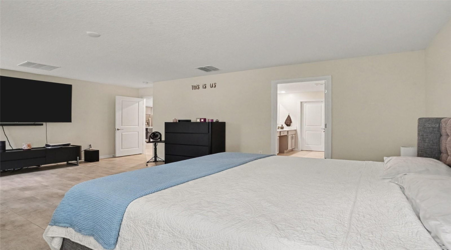 Kissimmee, Florida 34746, 5 Bedroom Bedrooms, ,2 Bathroombathrooms,Residential,For Sale,Bluff Oak Loop,0,Mfro6437731