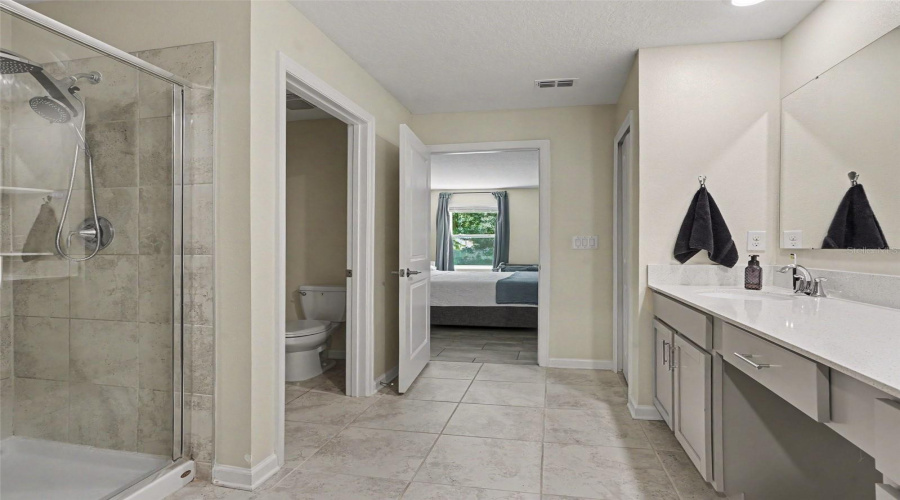 Kissimmee, Florida 34746, 5 Bedroom Bedrooms, ,2 Bathroombathrooms,Residential,For Sale,Bluff Oak Loop,0,Mfro6437731
