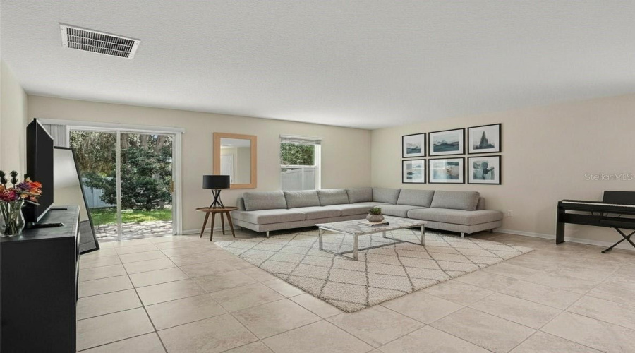 Kissimmee, Florida 34746, 5 Bedroom Bedrooms, ,2 Bathroombathrooms,Residential,For Sale,Bluff Oak Loop,0,Mfro6437731