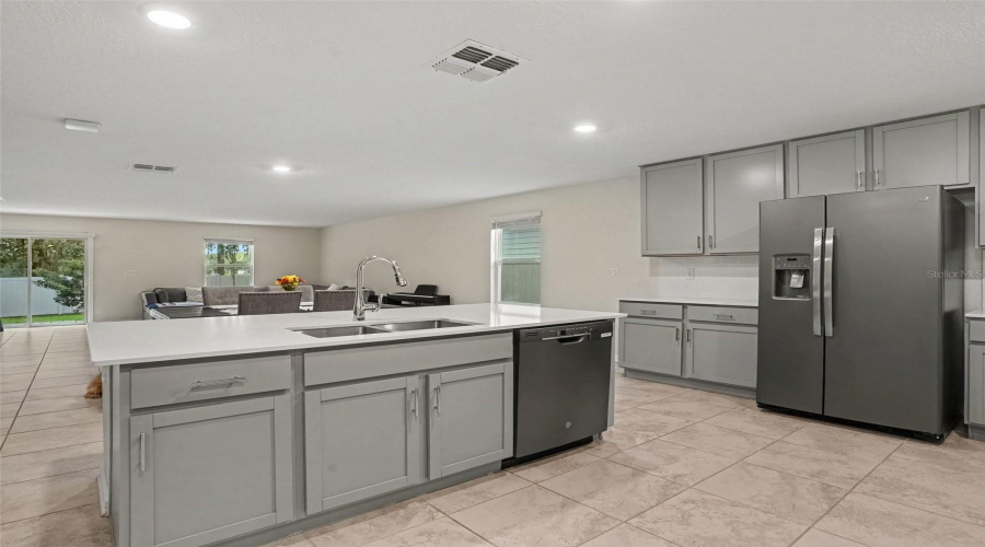 Kissimmee, Florida 34746, 5 Bedroom Bedrooms, ,2 Bathroombathrooms,Residential,For Sale,Bluff Oak Loop,0,Mfro6437731