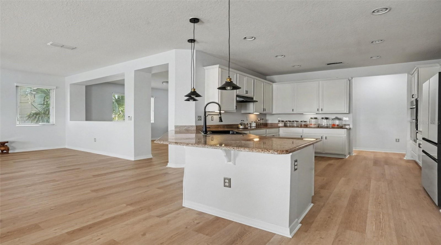 Kissimmee, Florida 34746, 4 Bedroom Bedrooms, ,2 Bathroombathrooms,Residential,For Sale,Angler Ave,0,Mfro6437838