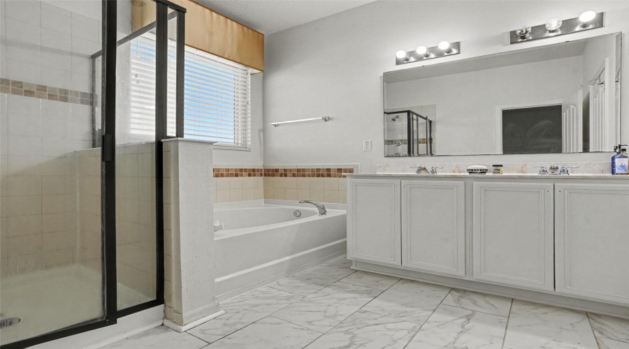 Kissimmee, Florida 34746, 4 Bedroom Bedrooms, ,2 Bathroombathrooms,Residential,For Sale,Angler Ave,0,Mfro6437838