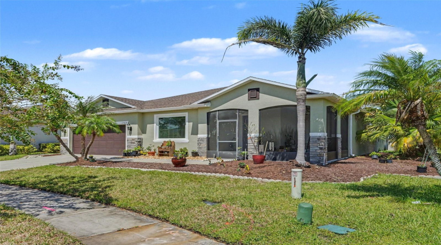 Kissimmee, Florida 34746, 4 Bedroom Bedrooms, ,2 Bathroombathrooms,Residential,For Sale,Angler Ave,0,Mfro6437838