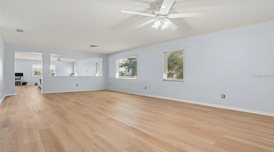 Kissimmee, Florida 34746, 4 Bedroom Bedrooms, ,2 Bathroombathrooms,Residential,For Sale,Angler Ave,0,Mfro6437838