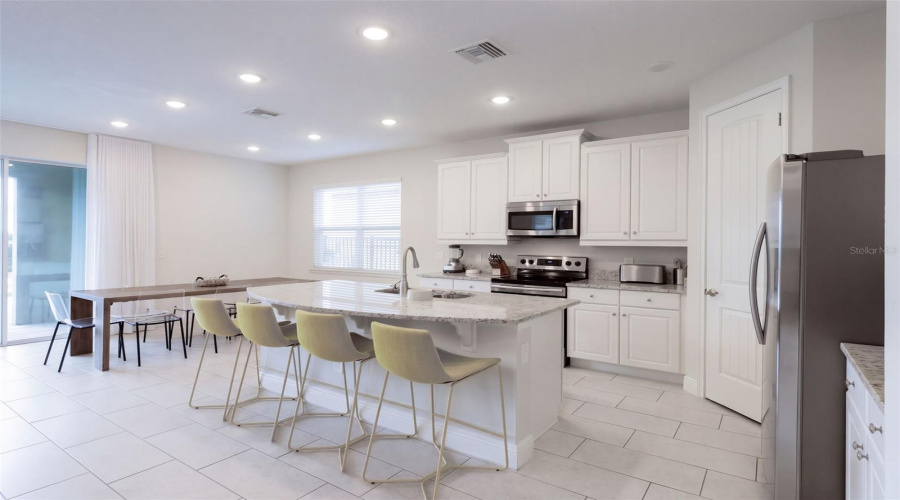Kissimmee, Florida 34747, 5 Bedroom Bedrooms, ,4 Bathroombathrooms,Residential,For Sale,Westland,0,Mfro6450445